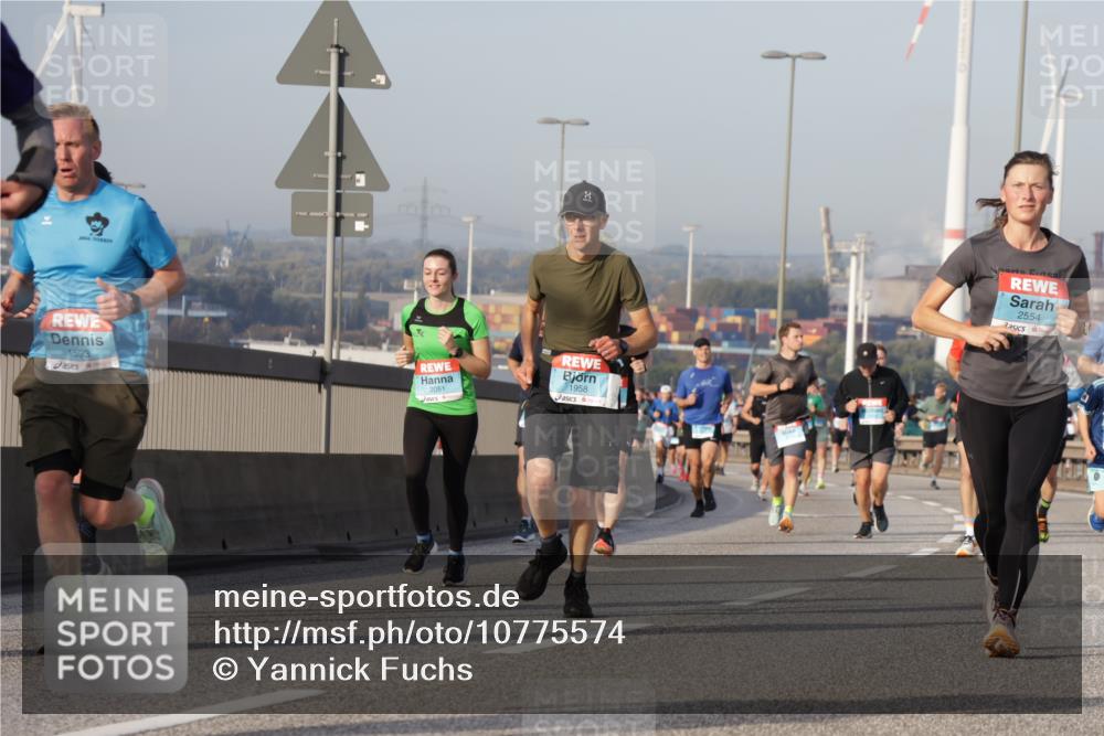 03.10.2026 - Köhlbrandbrückenlauf Yannick Fuchs http://msf.ph/oto/10775574 03.10.2026 09:41:08 Position 2 1593, 2051, 1958, 2554 meine-sportfotos.de