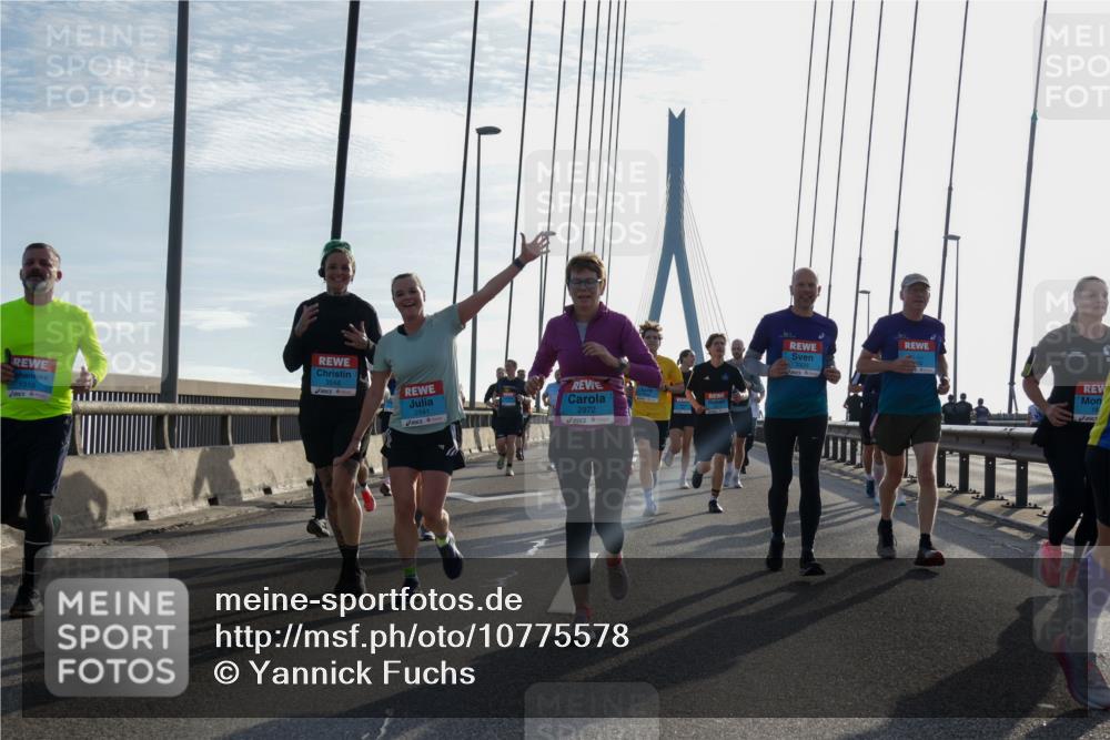 03.10.2026 - Köhlbrandbrückenlauf Yannick Fuchs http://msf.ph/oto/10775578 03.10.2026 09:35:12 Position 1 1316, 3548, 2541, 2972 meine-sportfotos.de