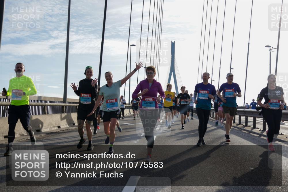03.10.2026 - Köhlbrandbrückenlauf Yannick Fuchs http://msf.ph/oto/10775583 03.10.2026 09:35:12 Position 1 2972, 1857 meine-sportfotos.de