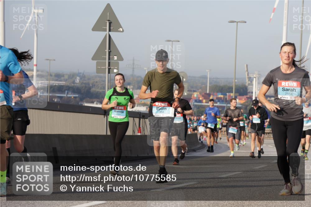 03.10.2026 - Köhlbrandbrückenlauf Yannick Fuchs http://msf.ph/oto/10775585 03.10.2026 09:41:08 Position 2 2051, 1958, 1424, 2554 meine-sportfotos.de
