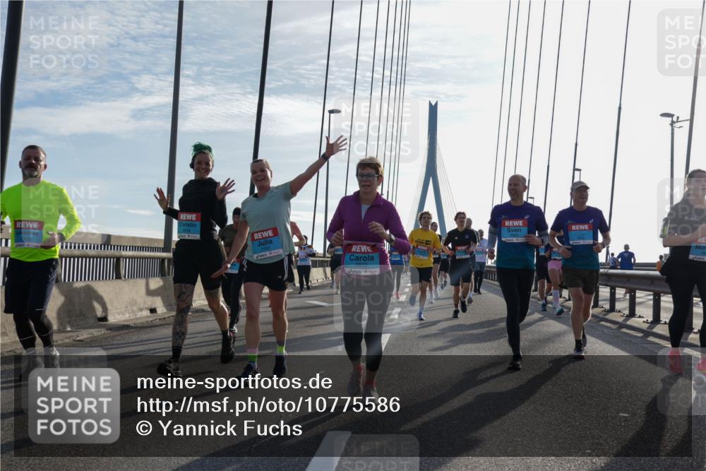 03.10.2026 - Köhlbrandbrückenlauf Yannick Fuchs http://msf.ph/oto/10775586 03.10.2026 09:35:12 Position 1 1316, 3548, 2541, 2972 meine-sportfotos.de