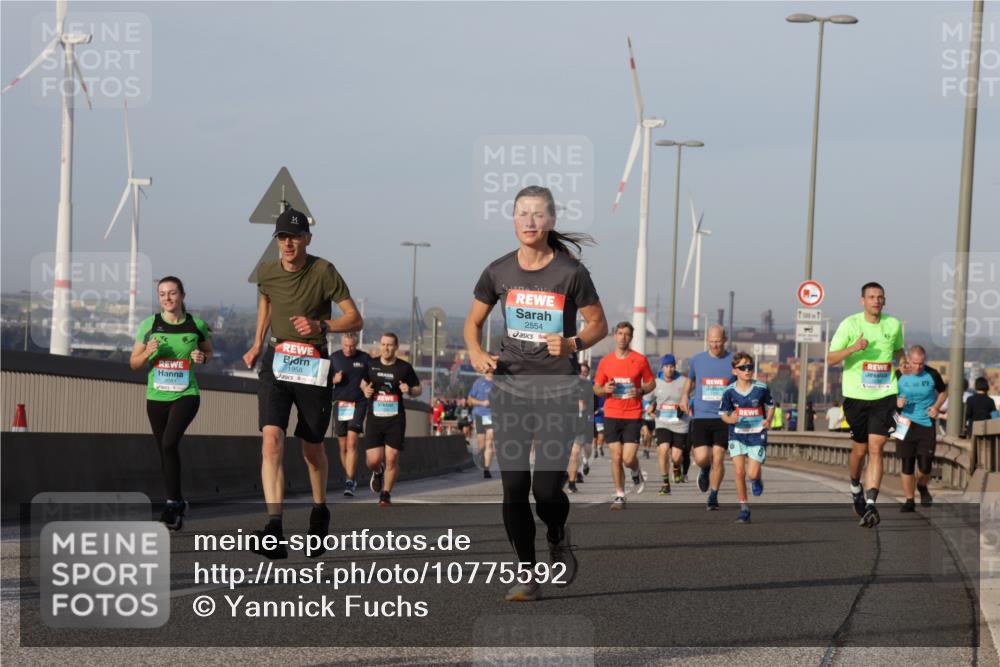 03.10.2026 - Köhlbrandbrückenlauf Yannick Fuchs http://msf.ph/oto/10775592 03.10.2026 09:41:10 Position 2 1958, 2554, 500 meine-sportfotos.de