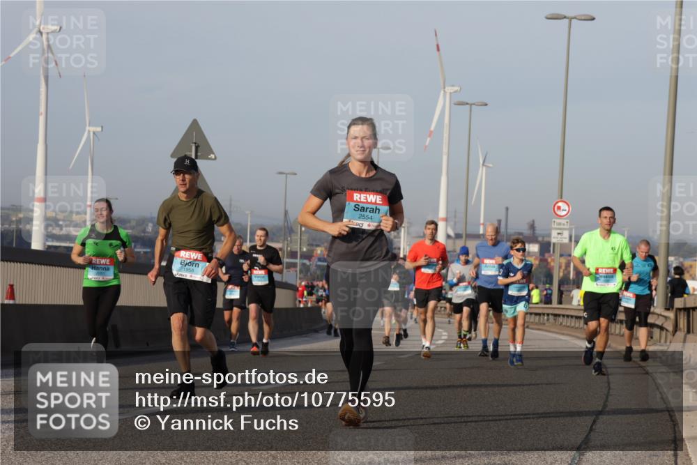 03.10.2026 - Köhlbrandbrückenlauf Yannick Fuchs http://msf.ph/oto/10775595 03.10.2026 09:41:10 Position 2 2554, 1958 meine-sportfotos.de