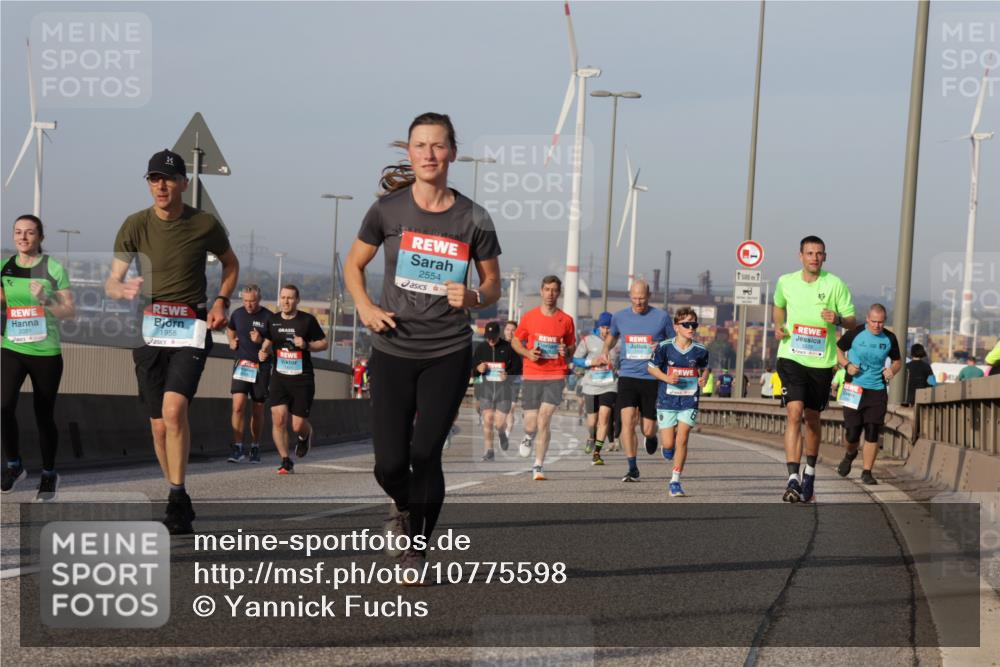 03.10.2026 - Köhlbrandbrückenlauf Yannick Fuchs http://msf.ph/oto/10775598 03.10.2026 09:41:10 Position 2 1958, 2554, 500, 5 meine-sportfotos.de