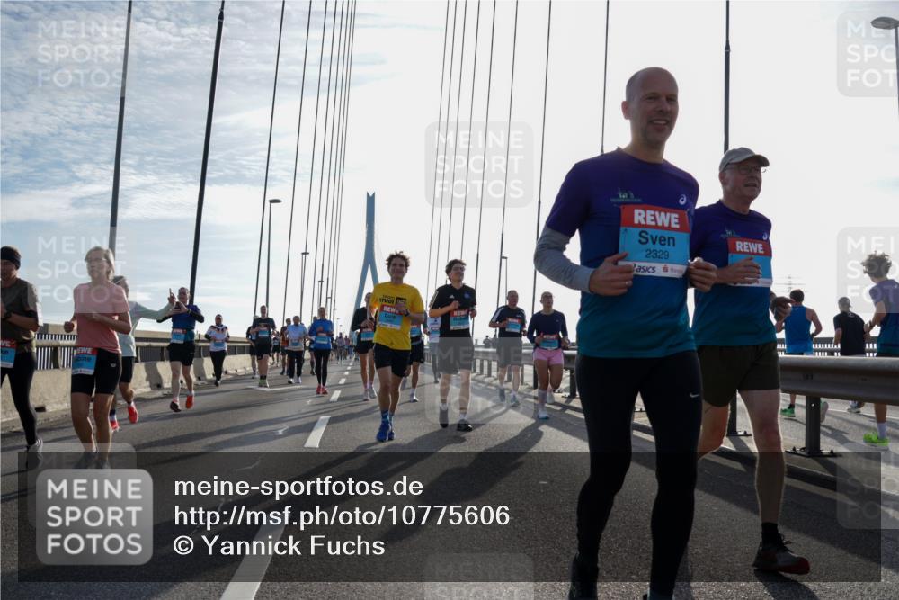 03.10.2026 - Köhlbrandbrückenlauf Yannick Fuchs http://msf.ph/oto/10775606 03.10.2026 09:35:14 Position 1 2329 meine-sportfotos.de