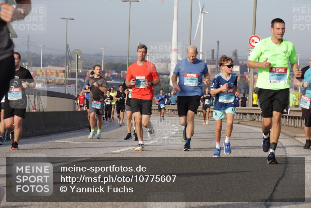 03.10.2026 - Köhlbrandbrückenlauf Yannick Fuchs http://msf.ph/oto/10775607 03.10.2026 09:41:11 Position 2 1424, 1109, 3821, 9, 1039 meine-sportfotos.de