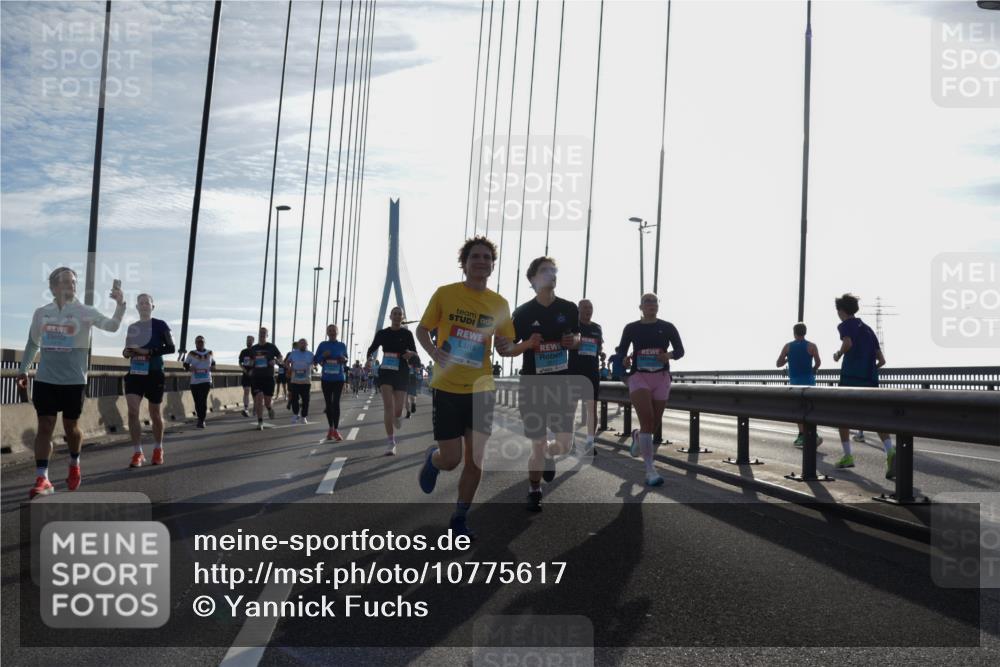 03.10.2026 - Köhlbrandbrückenlauf Yannick Fuchs http://msf.ph/oto/10775617 03.10.2026 09:35:15 Position 1 11 meine-sportfotos.de