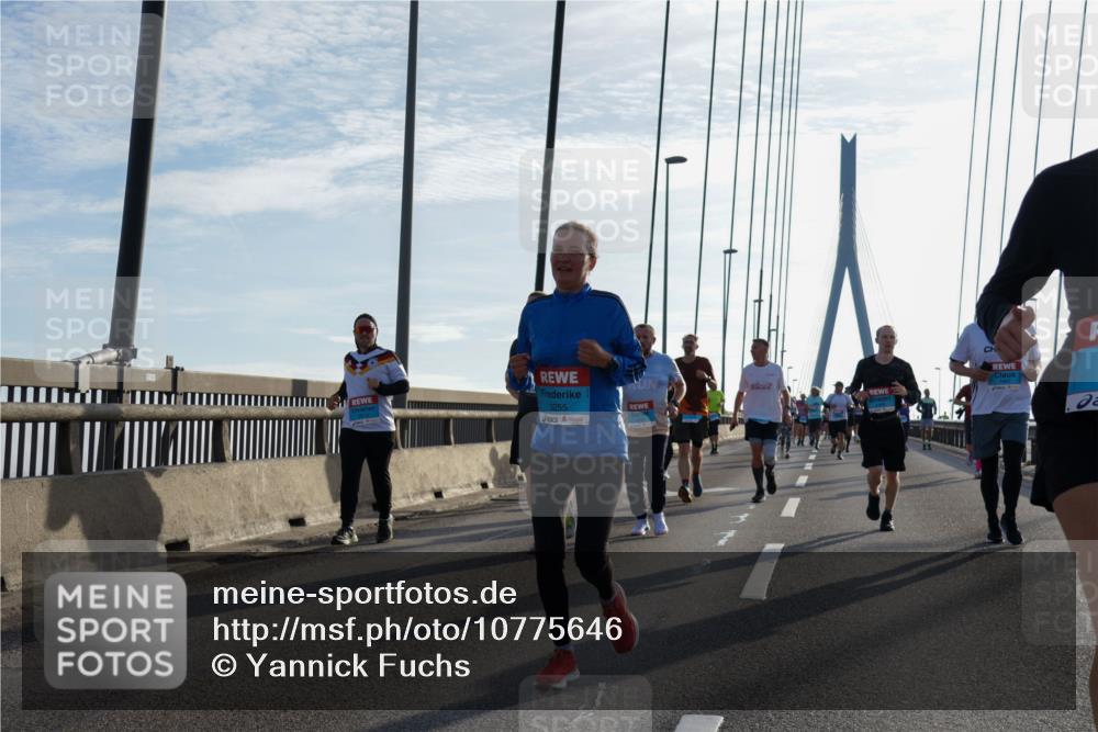 03.10.2026 - Köhlbrandbrückenlauf Yannick Fuchs http://msf.ph/oto/10775646 03.10.2026 09:35:17 Position 1 3255 meine-sportfotos.de