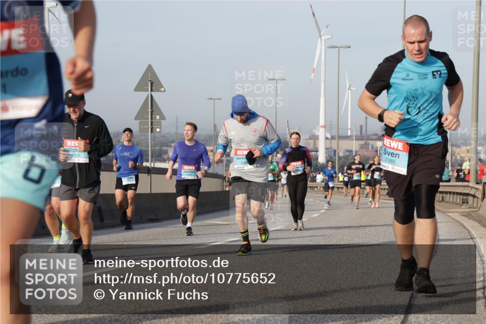 03.10.2026 - Köhlbrandbrückenlauf Yannick Fuchs http://msf.ph/oto/10775652 03.10.2026 09:41:17 Position 2 2279, 2418, 4, 2380 meine-sportfotos.de