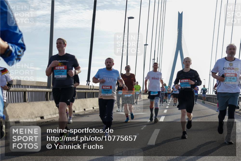 03.10.2026 - Köhlbrandbrückenlauf Yannick Fuchs http://msf.ph/oto/10775657 03.10.2026 09:35:18 Position 1 2889, 1006, 24, 1947, 1446 meine-sportfotos.de