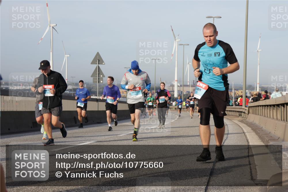 03.10.2026 - Köhlbrandbrückenlauf Yannick Fuchs http://msf.ph/oto/10775660 03.10.2026 09:41:18 Position 2 2418 meine-sportfotos.de