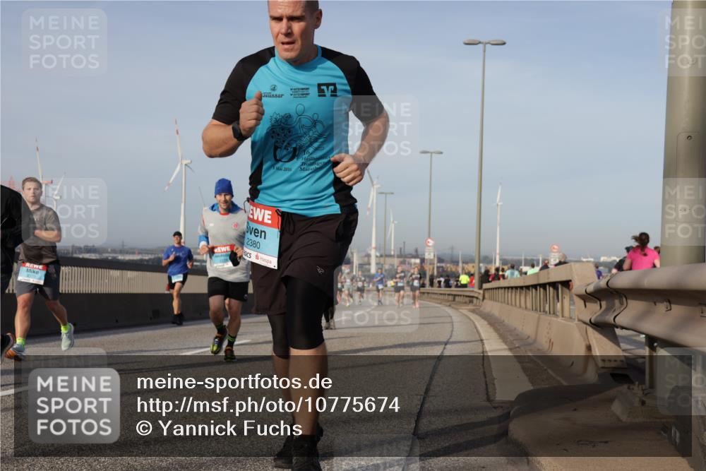 03.10.2026 - Köhlbrandbrückenlauf Yannick Fuchs http://msf.ph/oto/10775674 03.10.2026 09:41:19 Position 2 16, 2016, 2380 meine-sportfotos.de