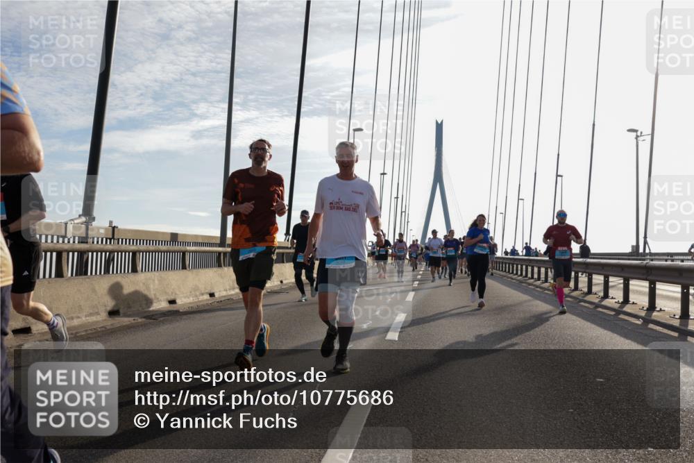 03.10.2026 - Köhlbrandbrückenlauf Yannick Fuchs http://msf.ph/oto/10775686 03.10.2026 09:35:21 Position 1  meine-sportfotos.de