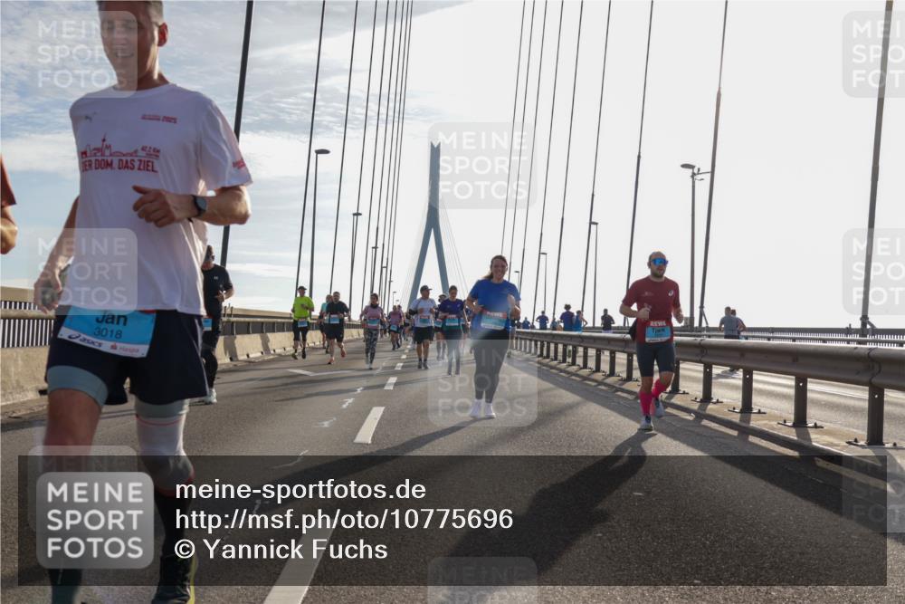 03.10.2026 - Köhlbrandbrückenlauf Yannick Fuchs http://msf.ph/oto/10775696 03.10.2026 09:35:21 Position 1 42, 2, 3018, 2025 meine-sportfotos.de