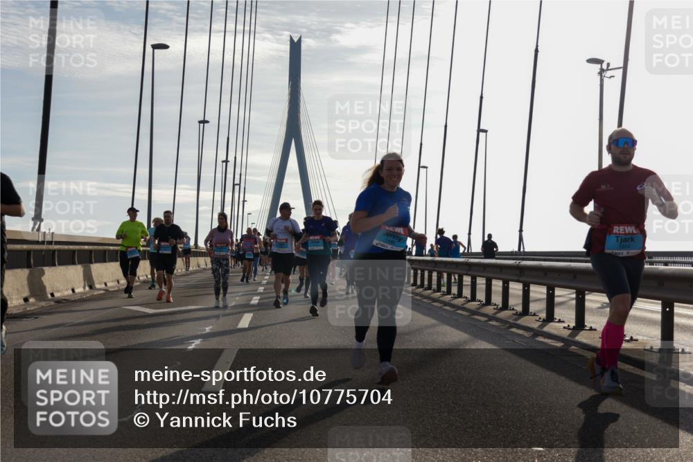 03.10.2026 - Köhlbrandbrückenlauf Yannick Fuchs http://msf.ph/oto/10775704 03.10.2026 09:35:22 Position 1 1974 meine-sportfotos.de