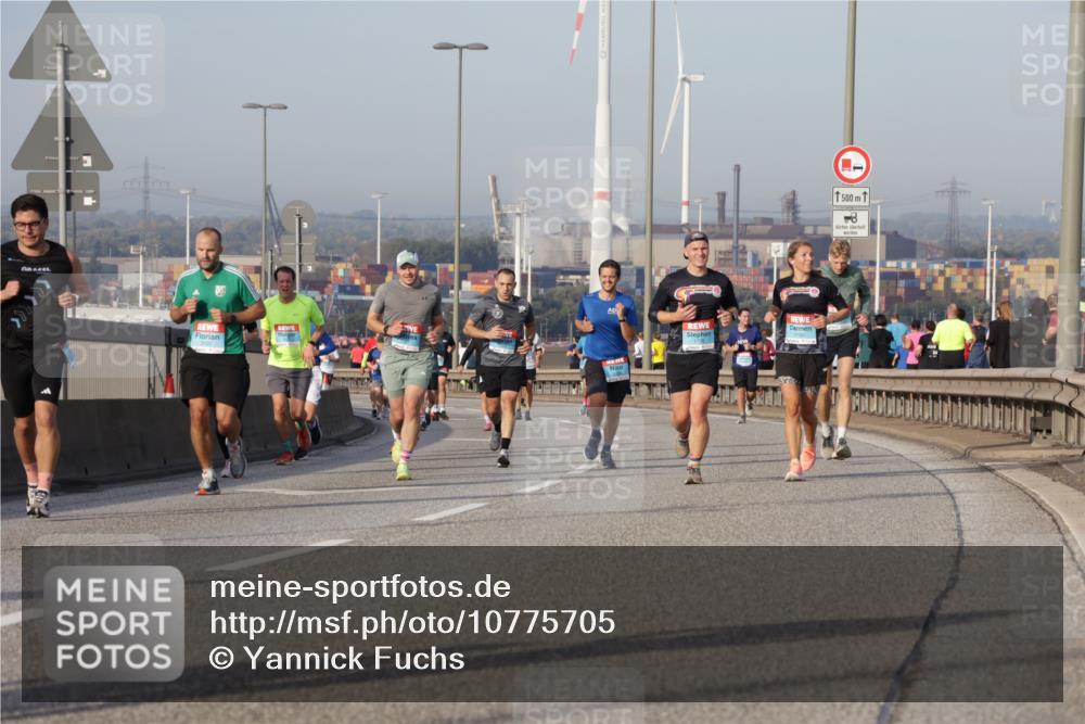 03.10.2026 - Köhlbrandbrückenlauf Yannick Fuchs http://msf.ph/oto/10775705 03.10.2026 09:41:23 Position 2  meine-sportfotos.de