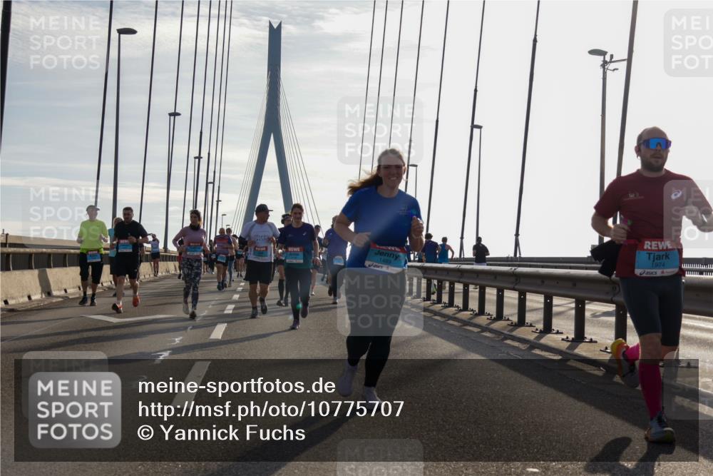 03.10.2026 - Köhlbrandbrückenlauf Yannick Fuchs http://msf.ph/oto/10775707 03.10.2026 09:35:22 Position 1 1489, 1974 meine-sportfotos.de