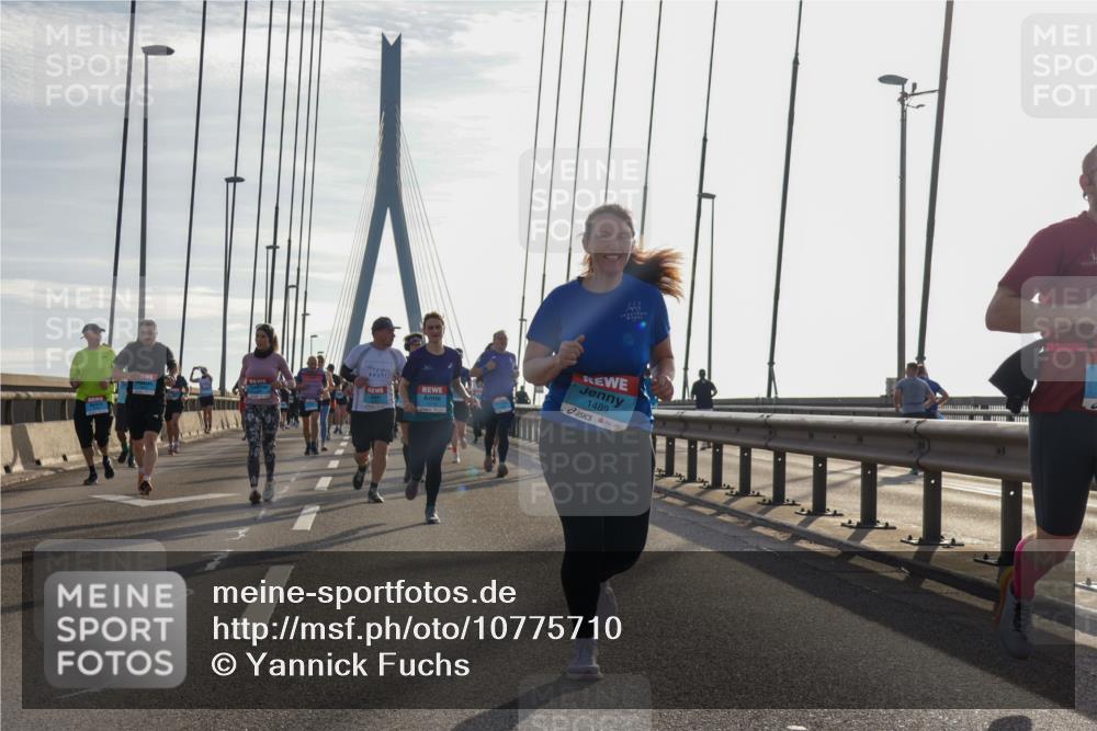 03.10.2026 - Köhlbrandbrückenlauf Yannick Fuchs http://msf.ph/oto/10775710 03.10.2026 09:35:22 Position 1 1489 meine-sportfotos.de