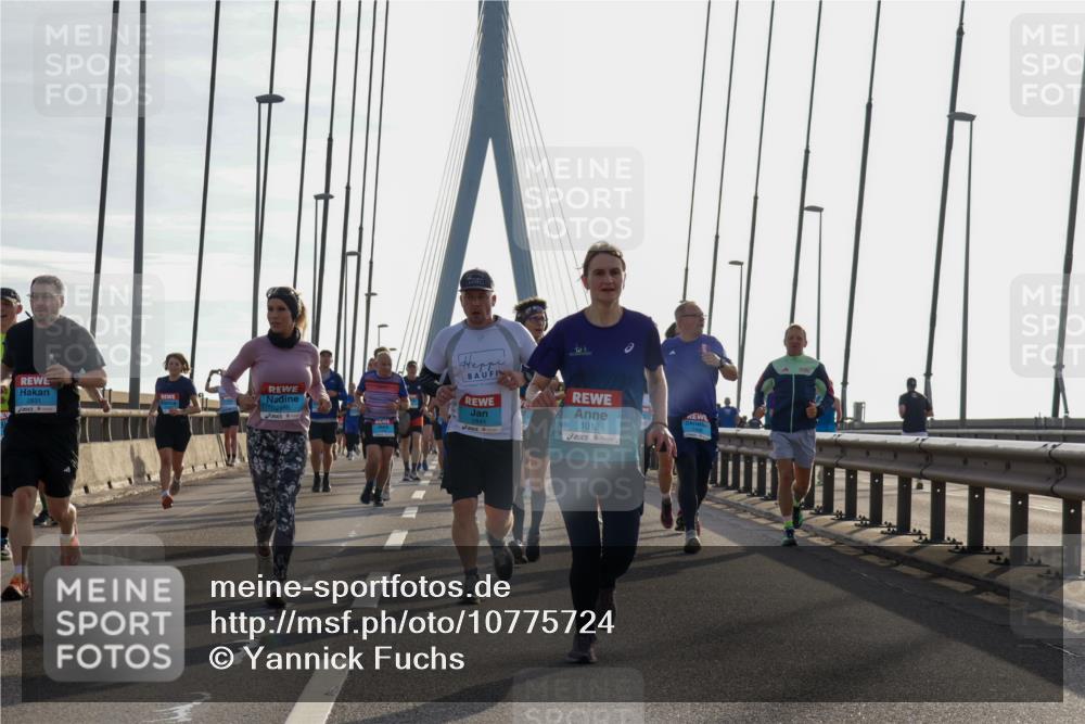 03.10.2026 - Köhlbrandbrückenlauf Yannick Fuchs http://msf.ph/oto/10775724 03.10.2026 09:35:23 Position 1 2831, 1018 meine-sportfotos.de