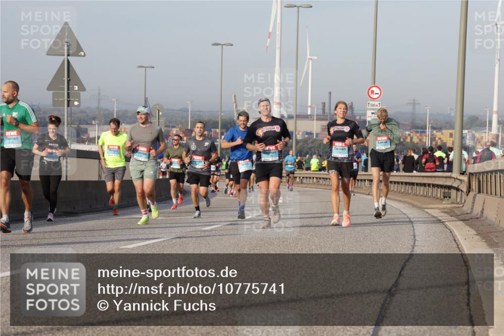03.10.2026 - Köhlbrandbrückenlauf Yannick Fuchs http://msf.ph/oto/10775741 03.10.2026 09:41:25 Position 2 1500, 2367 meine-sportfotos.de
