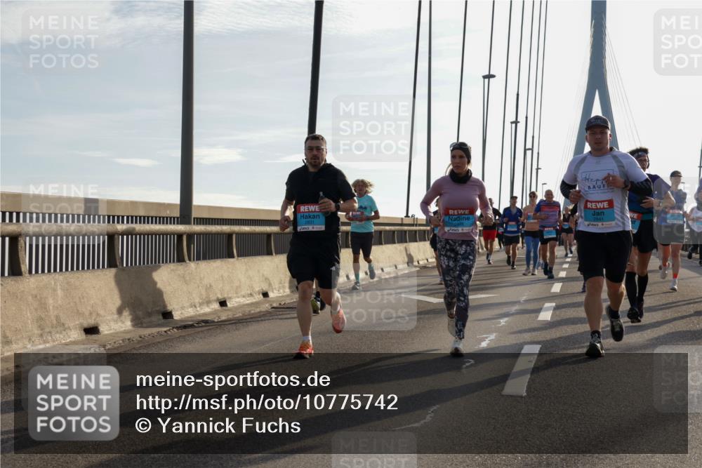 03.10.2026 - Köhlbrandbrückenlauf Yannick Fuchs http://msf.ph/oto/10775742 03.10.2026 09:35:25 Position 1 2831, 2841 meine-sportfotos.de