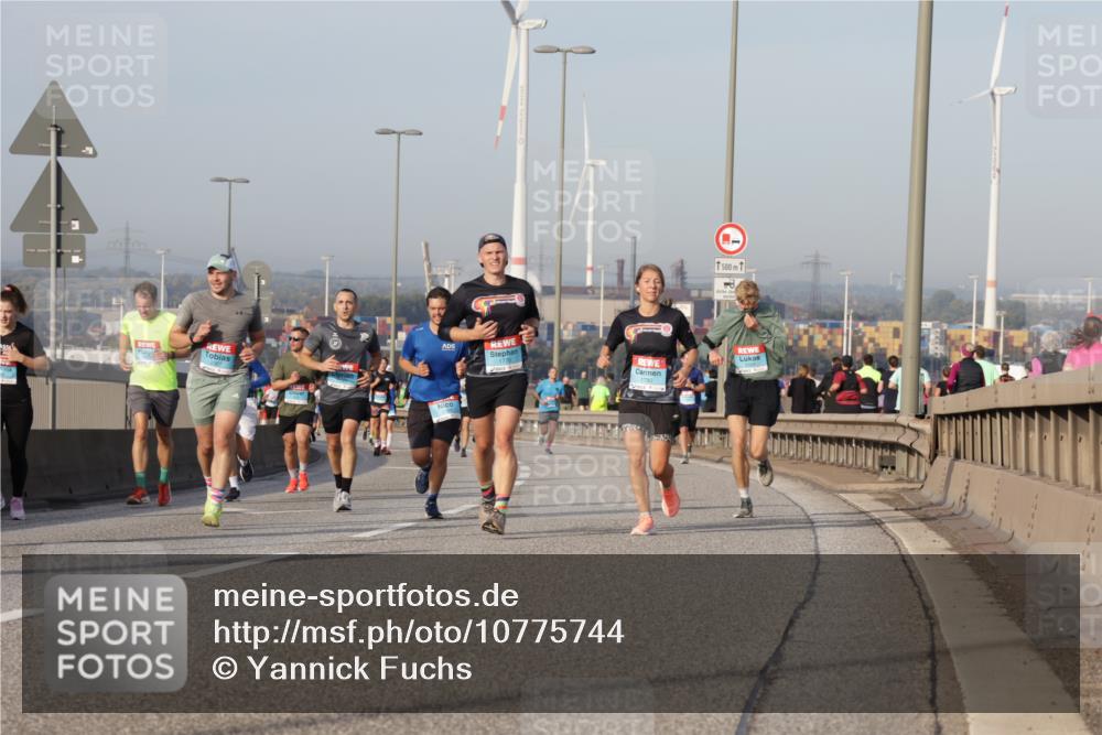 03.10.2026 - Köhlbrandbrückenlauf Yannick Fuchs http://msf.ph/oto/10775744 03.10.2026 09:41:26 Position 2  meine-sportfotos.de