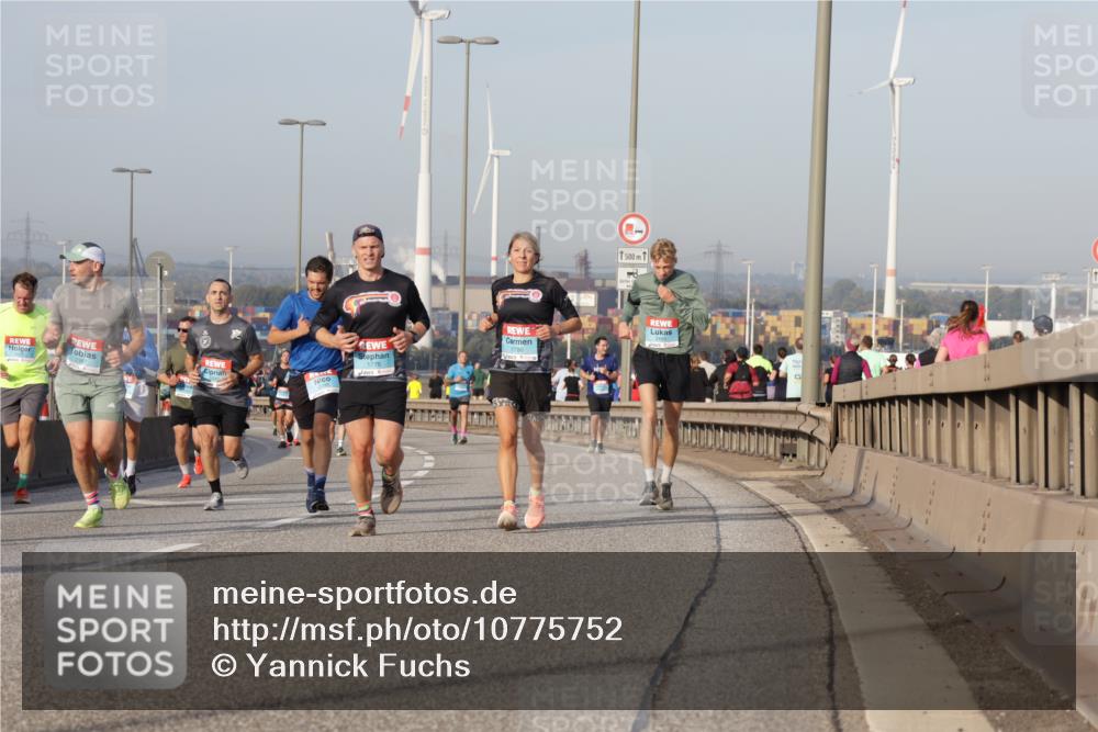 03.10.2026 - Köhlbrandbrückenlauf Yannick Fuchs http://msf.ph/oto/10775752 03.10.2026 09:41:26 Position 2 1500, 1776 meine-sportfotos.de