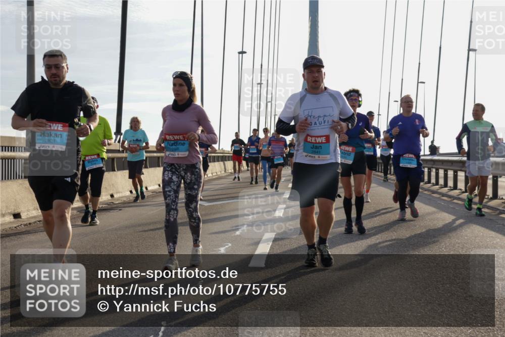 03.10.2026 - Köhlbrandbrückenlauf Yannick Fuchs http://msf.ph/oto/10775755 03.10.2026 09:35:26 Position 1 2831, 2885, 2841 meine-sportfotos.de