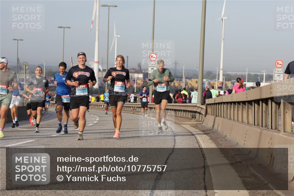 03.10.2026 - Köhlbrandbrückenlauf Yannick Fuchs http://msf.ph/oto/10775757 03.10.2026 09:41:26 Position 2 1500, 177, 1, 500 meine-sportfotos.de
