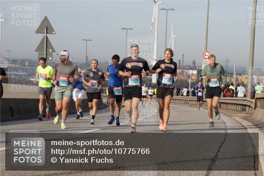 03.10.2026 - Köhlbrandbrückenlauf Yannick Fuchs http://msf.ph/oto/10775766 03.10.2026 09:41:27 Position 2 2357, 2399, 1776, 1780, 500 meine-sportfotos.de