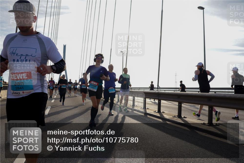 03.10.2026 - Köhlbrandbrückenlauf Yannick Fuchs http://msf.ph/oto/10775780 03.10.2026 09:35:28 Position 1 0, 2841 meine-sportfotos.de