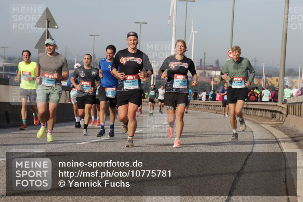 03.10.2026 - Köhlbrandbrückenlauf Yannick Fuchs http://msf.ph/oto/10775781 03.10.2026 09:41:28 Position 2 2357, 1780, 1776 meine-sportfotos.de