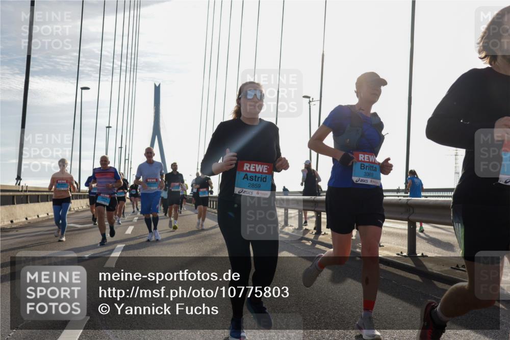 03.10.2026 - Köhlbrandbrückenlauf Yannick Fuchs http://msf.ph/oto/10775803 03.10.2026 09:35:30 Position 1 2859, 3369 meine-sportfotos.de