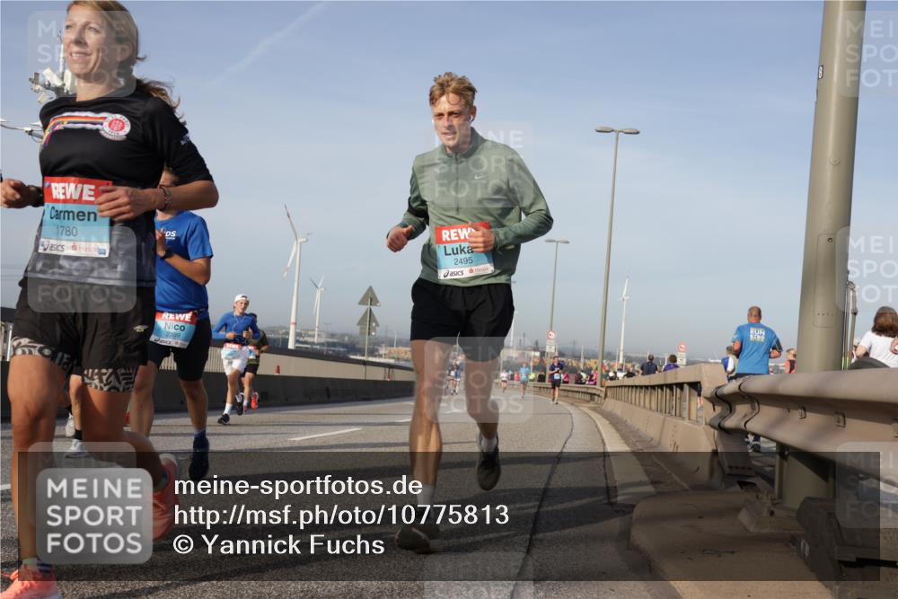 03.10.2026 - Köhlbrandbrückenlauf Yannick Fuchs http://msf.ph/oto/10775813 03.10.2026 09:41:32 Position 2 1780, 2495, 2399, 8 meine-sportfotos.de