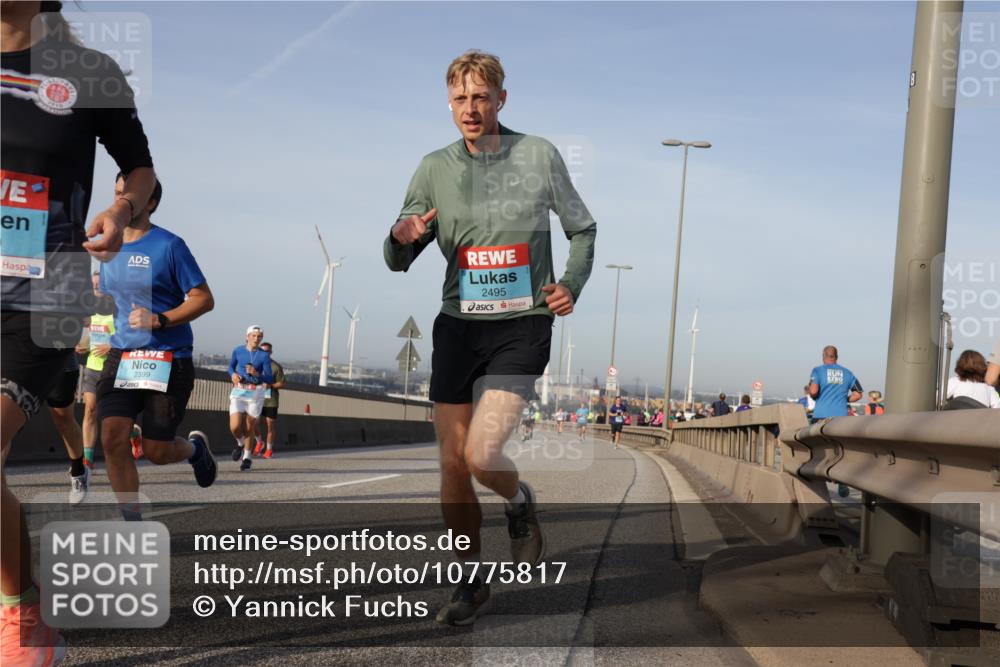03.10.2026 - Köhlbrandbrückenlauf Yannick Fuchs http://msf.ph/oto/10775817 03.10.2026 09:41:33 Position 2 1910, 2399, 2495, 8 meine-sportfotos.de