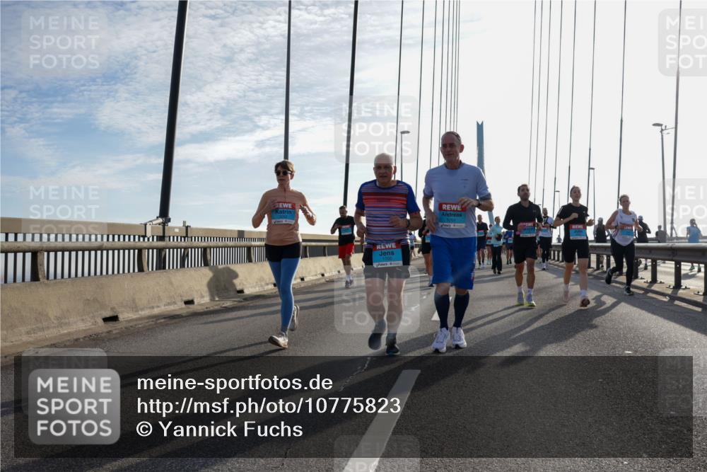 03.10.2026 - Köhlbrandbrückenlauf Yannick Fuchs http://msf.ph/oto/10775823 03.10.2026 09:35:32 Position 1 1701 meine-sportfotos.de