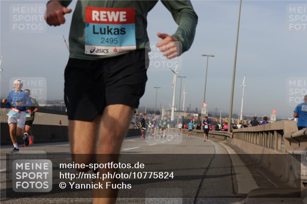 03.10.2026 - Köhlbrandbrückenlauf Yannick Fuchs http://msf.ph/oto/10775824 03.10.2026 09:41:33 Position 2 2495 meine-sportfotos.de