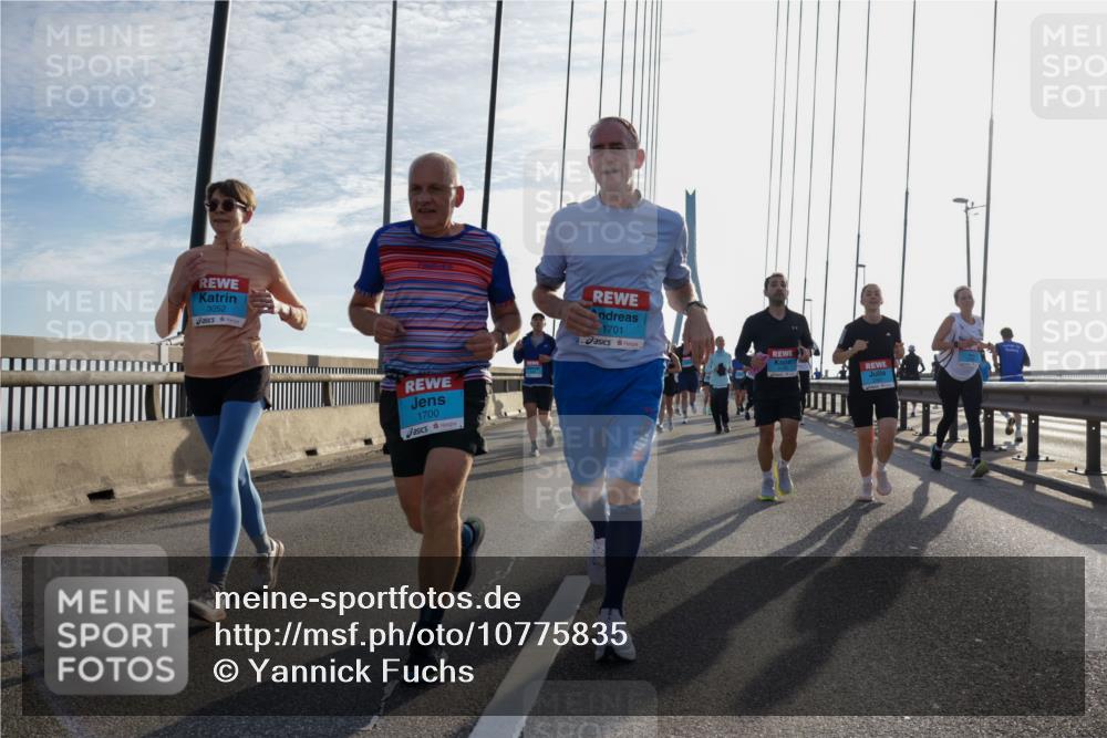 03.10.2026 - Köhlbrandbrückenlauf Yannick Fuchs http://msf.ph/oto/10775835 03.10.2026 09:35:33 Position 1 3052, 1700, 1701 meine-sportfotos.de