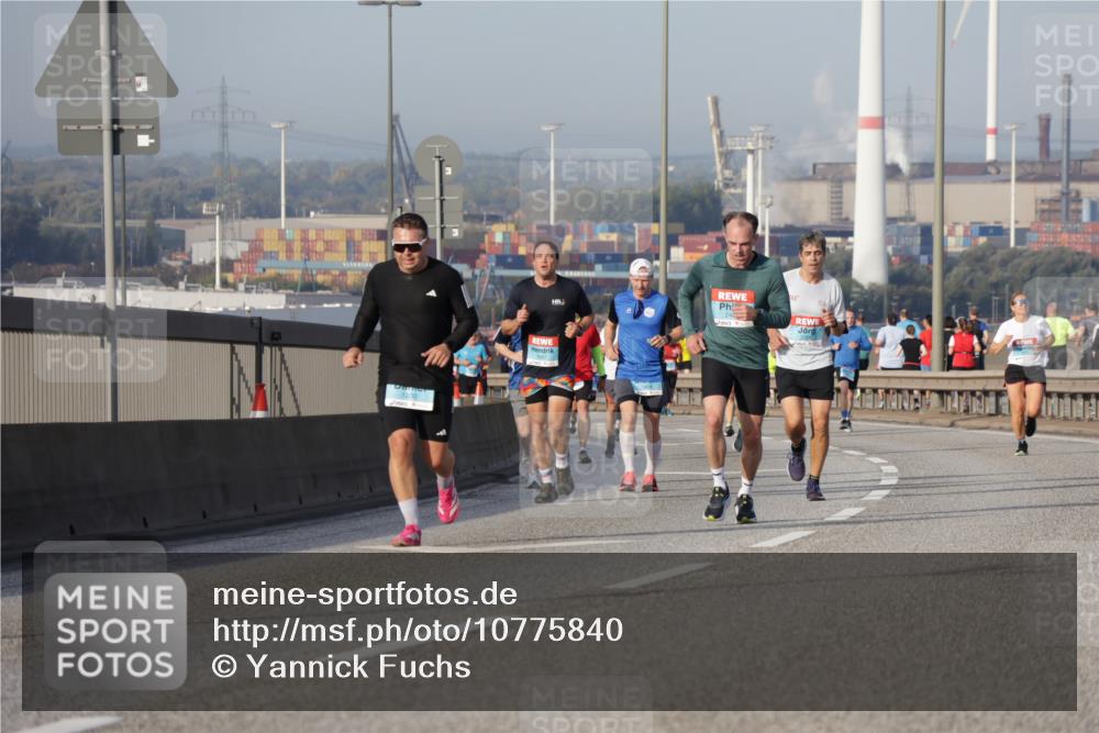 03.10.2026 - Köhlbrandbrückenlauf Yannick Fuchs http://msf.ph/oto/10775840 03.10.2026 09:41:35 Position 2 61 meine-sportfotos.de