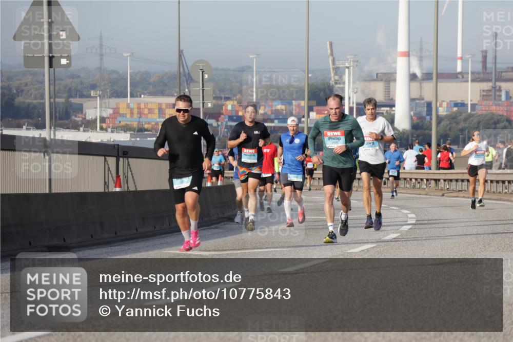 03.10.2026 - Köhlbrandbrückenlauf Yannick Fuchs http://msf.ph/oto/10775843 03.10.2026 09:41:36 Position 2 1834 meine-sportfotos.de