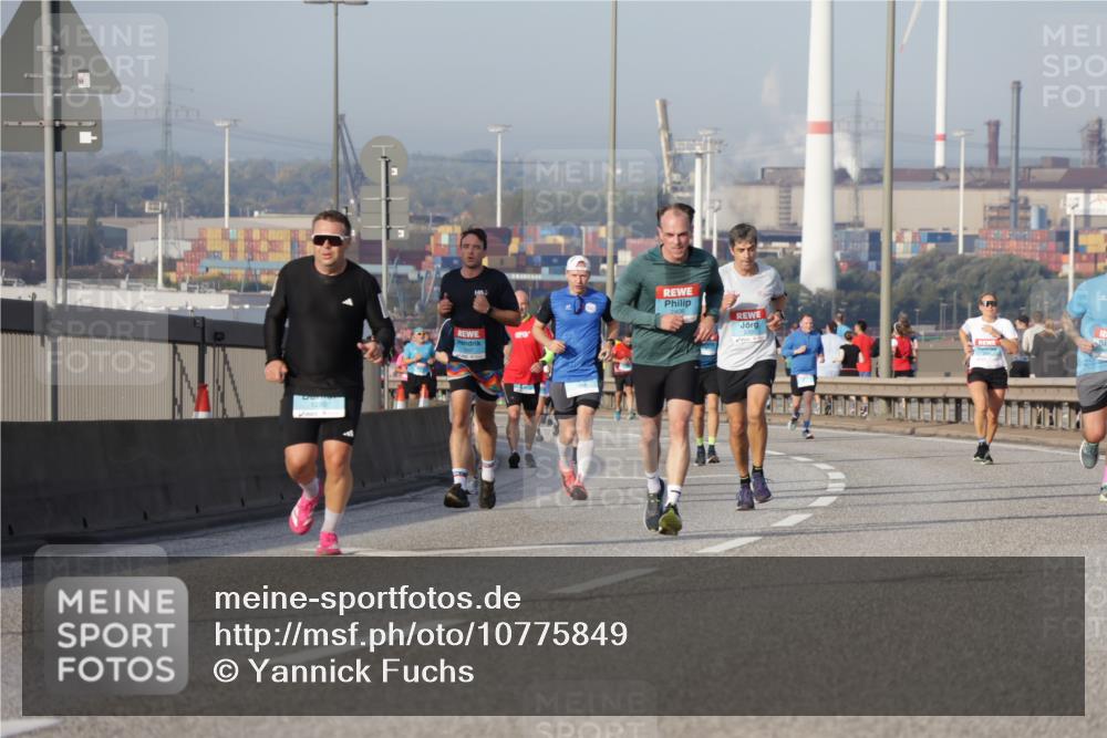 03.10.2026 - Köhlbrandbrückenlauf Yannick Fuchs http://msf.ph/oto/10775849 03.10.2026 09:41:36 Position 2  meine-sportfotos.de