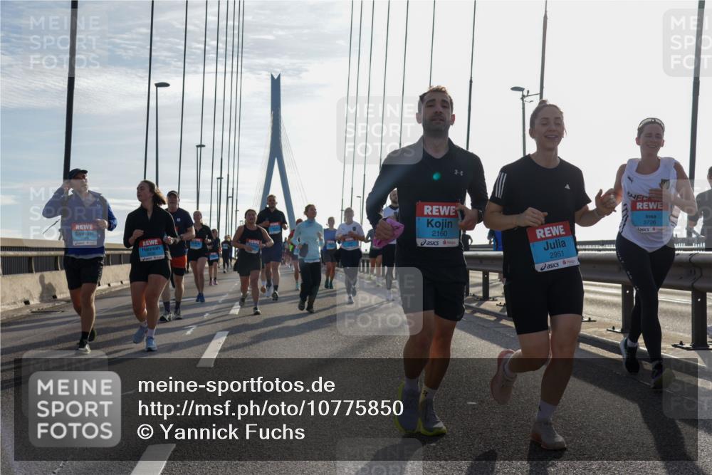 03.10.2026 - Köhlbrandbrückenlauf Yannick Fuchs http://msf.ph/oto/10775850 03.10.2026 09:35:34 Position 1 2160, 2951, 3726 meine-sportfotos.de