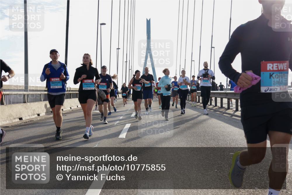 03.10.2026 - Köhlbrandbrückenlauf Yannick Fuchs http://msf.ph/oto/10775855 03.10.2026 09:35:35 Position 1 2536, 2160 meine-sportfotos.de