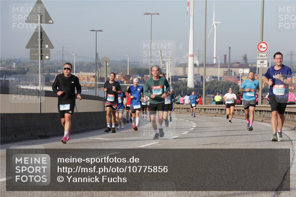 03.10.2026 - Köhlbrandbrückenlauf Yannick Fuchs http://msf.ph/oto/10775856 03.10.2026 09:41:37 Position 2  meine-sportfotos.de