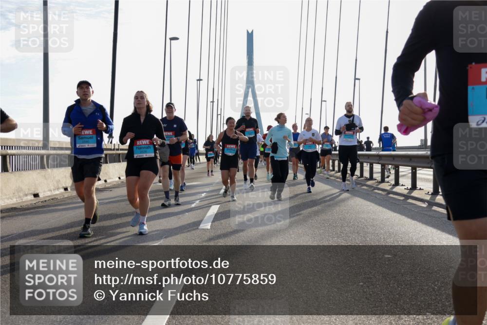 03.10.2026 - Köhlbrandbrückenlauf Yannick Fuchs http://msf.ph/oto/10775859 03.10.2026 09:35:35 Position 1 2590 meine-sportfotos.de