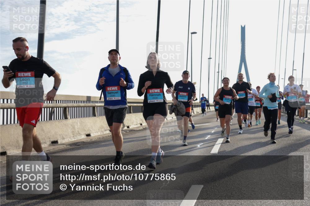 03.10.2026 - Köhlbrandbrückenlauf Yannick Fuchs http://msf.ph/oto/10775865 03.10.2026 09:35:35 Position 1 2857, 2590, 2536 meine-sportfotos.de