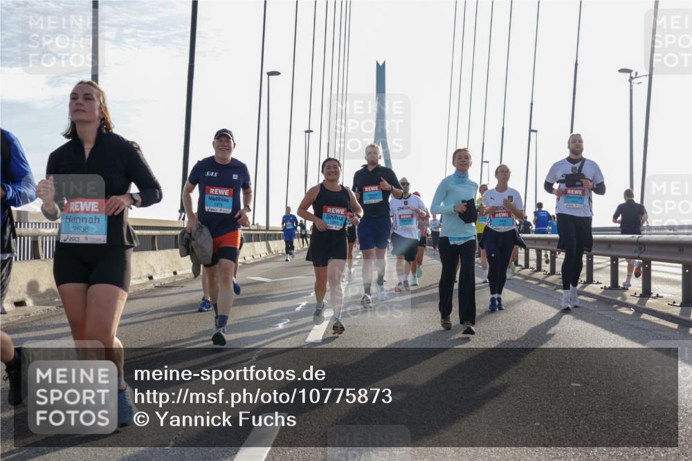 03.10.2026 - Köhlbrandbrückenlauf Yannick Fuchs http://msf.ph/oto/10775873 03.10.2026 09:35:36 Position 1 2536, 1978 meine-sportfotos.de
