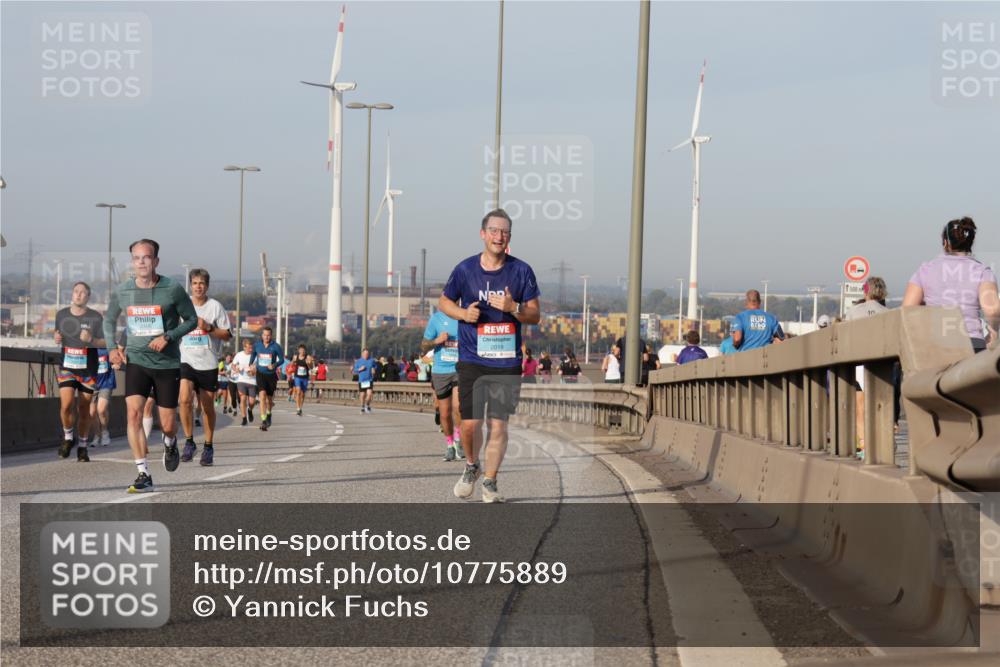 03.10.2026 - Köhlbrandbrückenlauf Yannick Fuchs http://msf.ph/oto/10775889 03.10.2026 09:41:40 Position 2  meine-sportfotos.de