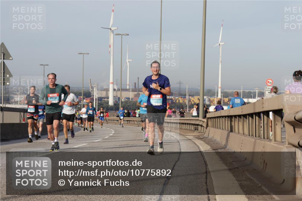 03.10.2026 - Köhlbrandbrückenlauf Yannick Fuchs http://msf.ph/oto/10775892 03.10.2026 09:41:40 Position 2  meine-sportfotos.de