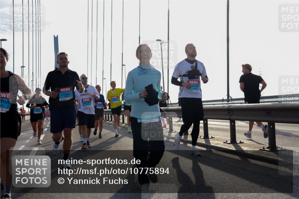 03.10.2026 - Köhlbrandbrückenlauf Yannick Fuchs http://msf.ph/oto/10775894 03.10.2026 09:35:37 Position 1 3800, 24, 80, 1948 meine-sportfotos.de